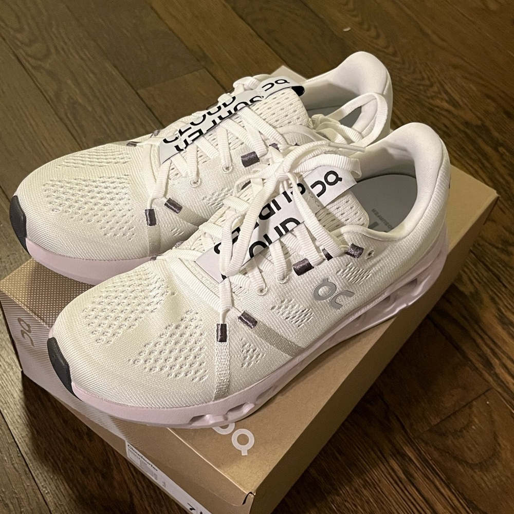 ON Cloudsurfer - White/Forest (brand new)